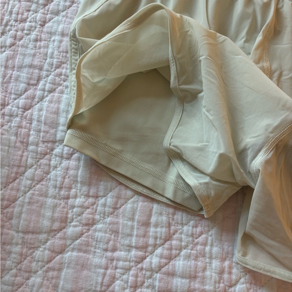 Lululemon Athletic Beige High-Waisted Women's Shorts - Picture 4 of 7